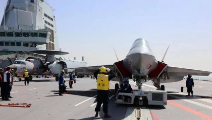 现场高清大图!一起感受舰载机弹射起飞“首秀”震撼瞬间