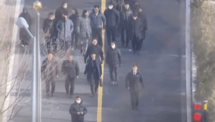 韩国公调处：停止执行对尹锡悦的逮捕令