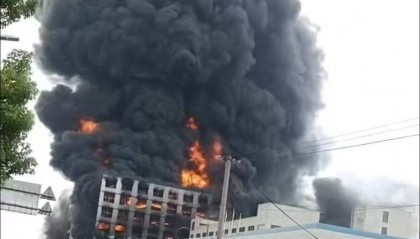 江苏丹阳市一厂房起火,当地:明火已灭,现场仍在处置