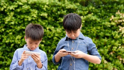 学生禁玩手机，催生孩子间的地下交易