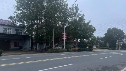 醉驾超速追尾致一家3人身亡案明日开庭,女方家属从云南坐硬座赶到河南信阳:坚决不和解