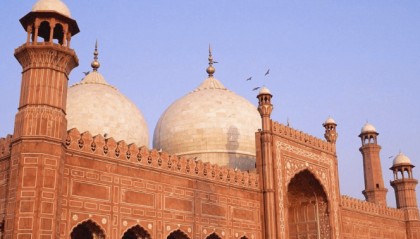 枪口变握手！中国复制外交神话，2宿敌握手言和，走了一步妙棋