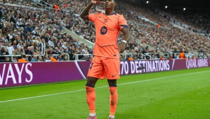 欧冠-拉什福德世界波+梅开二度 巴萨2-1客胜纽卡斯尔