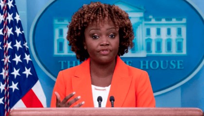 中美专机目的地不简单,拜登赶在交权之前,想和中方高层见一面?