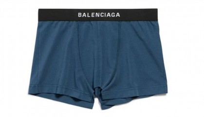 4500元一条！巴黎世家平角短裤造型半身裙惹争议，此前曾有多款产品被质疑像“智商税”