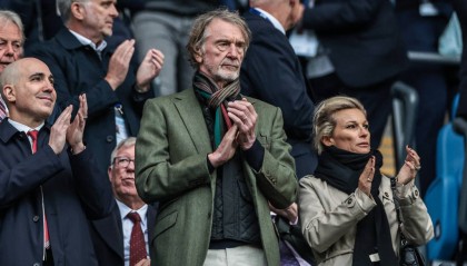 双重暴击!拉爵目睹尼斯输球面色凝重 曼联本季开局惨淡