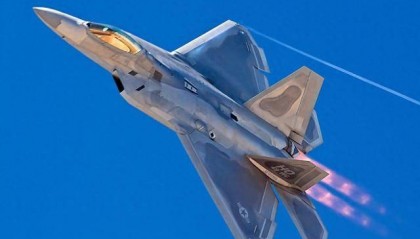 8架F35打败一架六代机？美媒意识到：还得用解放军战术