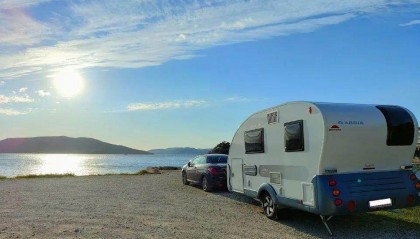 博主夫妻西班牙自驾游,整辆房车被偷了