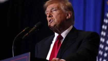 没到8月12日,特朗普先认输,李显龙预言中美还有“惊涛骇浪”,不简单