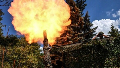 乌军在俄军没及时反应的情况下,再次突击库尔斯克,打得非常惨烈