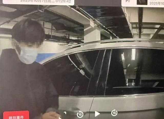 临沂俩小伙偷摸去派出所门口放下了…